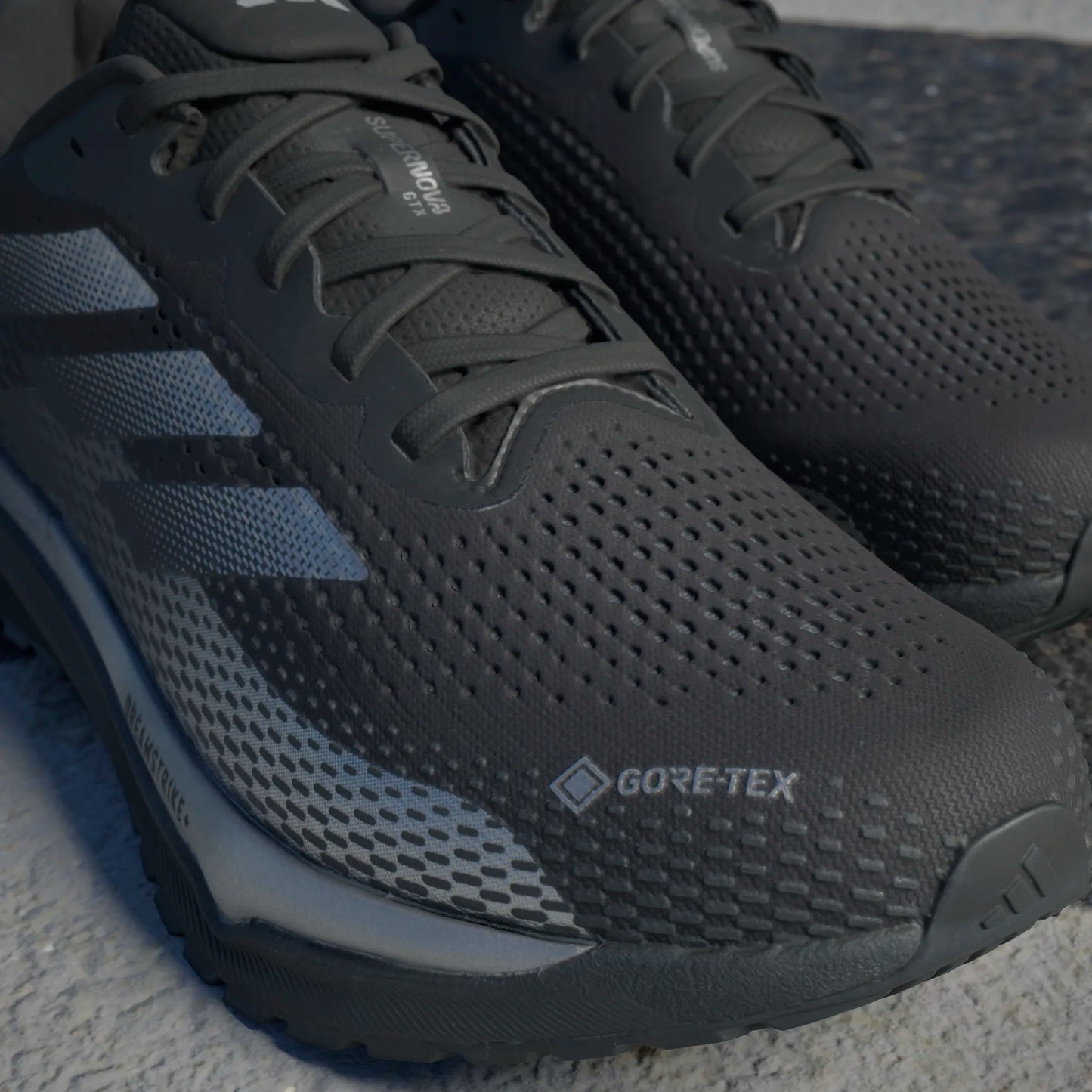 Adidas - Supernova Gore-Tex - Core Black / Iron Metallic / Core Black  - Chaussures running hommes